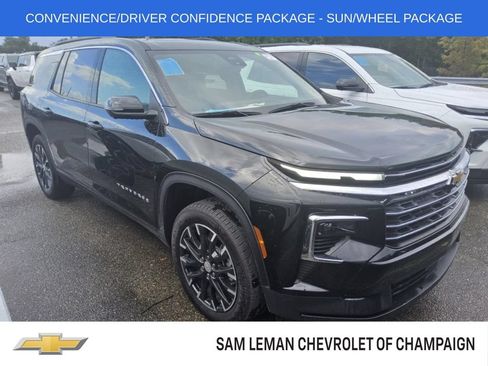 Used 2025 Chevrolet Traverse LT w/ Sun and Wheel Package FWD image 1