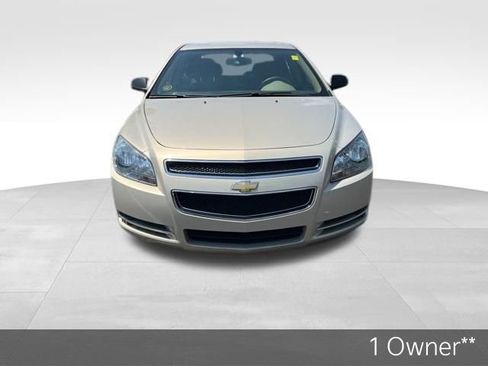 Used 2010 Chevrolet Malibu LS FWD image 2