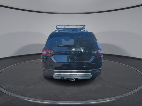 Used 2023 Honda Pilot TrailSport image 14