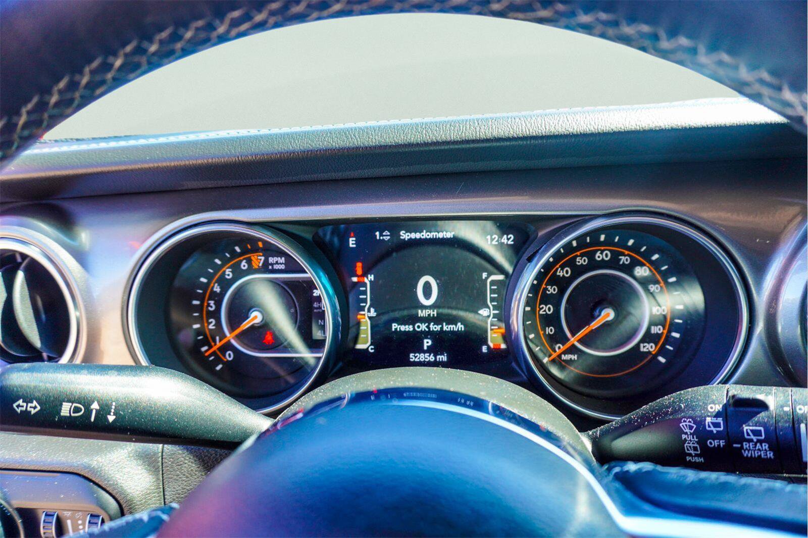 Used 2018 Jeep Wrangler Unlimited Sahara w/ LED Lighting Group AWD/4WD image 27