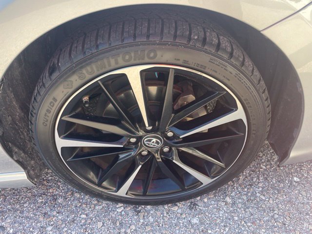 Used 2018 Toyota Camry XSE FWD image 7