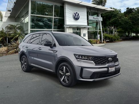 Used 2021 Kia Sorento S image 3