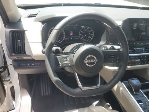 Certified 2023 Nissan Pathfinder SL FWD image 16