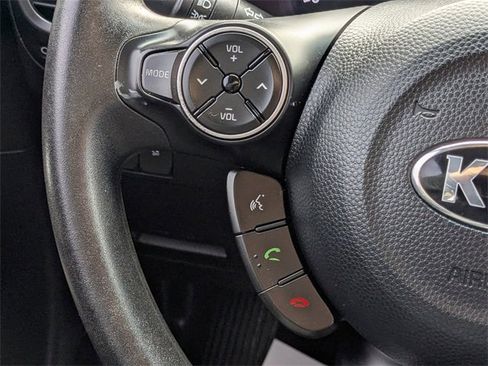 Used 2017 Kia Soul image 23