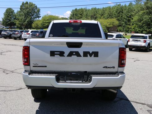 Used 2026 RAM 2500 Big Horn AWD/4WD image 4