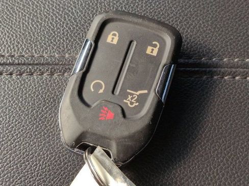 Used 2024 GMC Terrain SLE w/ Driver Convenience Package FWD image 27