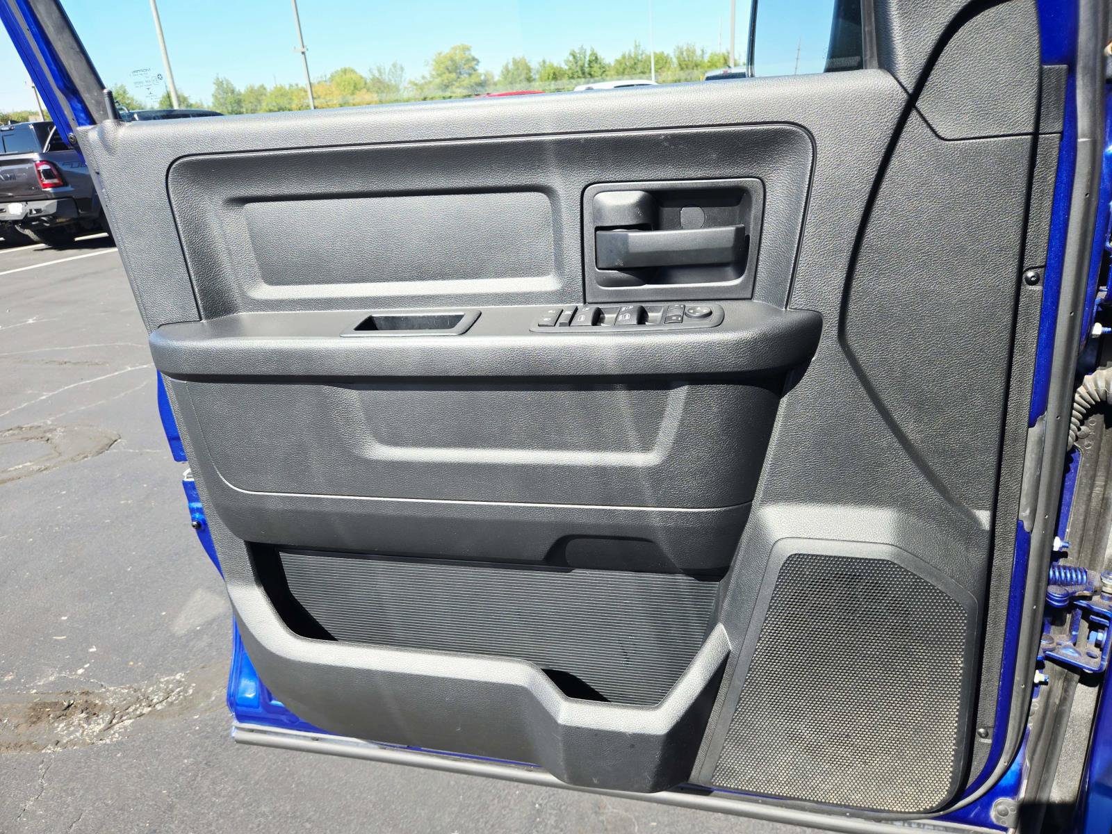Used 2017 RAM 1500 Express AWD/4WD image 30