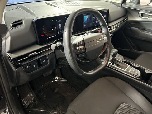Used 2026 Kia Sportage LX FWD image 12
