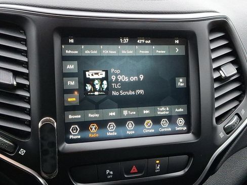 Used 2021 Jeep Cherokee Latitude Lux w/ Comfort/Convenience Group image 15