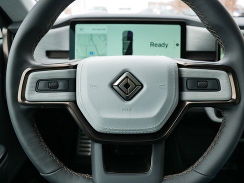 Used 2026 Rivian R1S Premium image 25