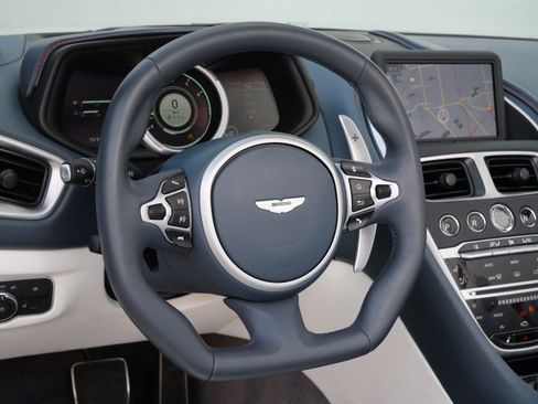 Used 2023 Aston Martin DB11 Volante image 10