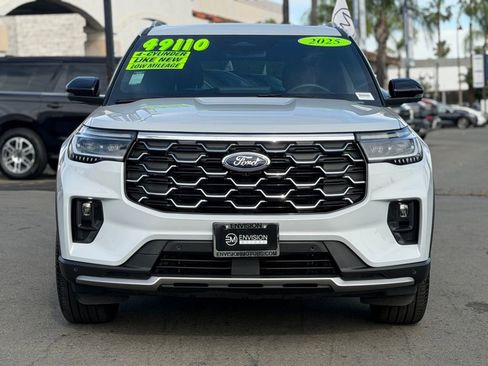 Certified 2025 Ford Explorer Platinum w/ LUX Leather Package image 5
