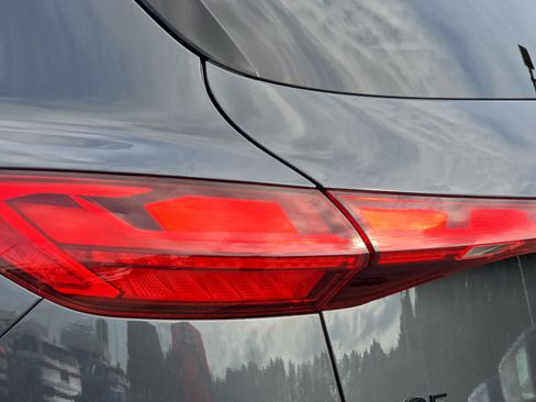 Used 2025 Audi Q5 Prestige AWD/4WD image 34