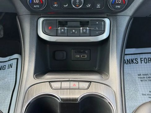 Used 2022 GMC Acadia SLT AWD/4WD image 24