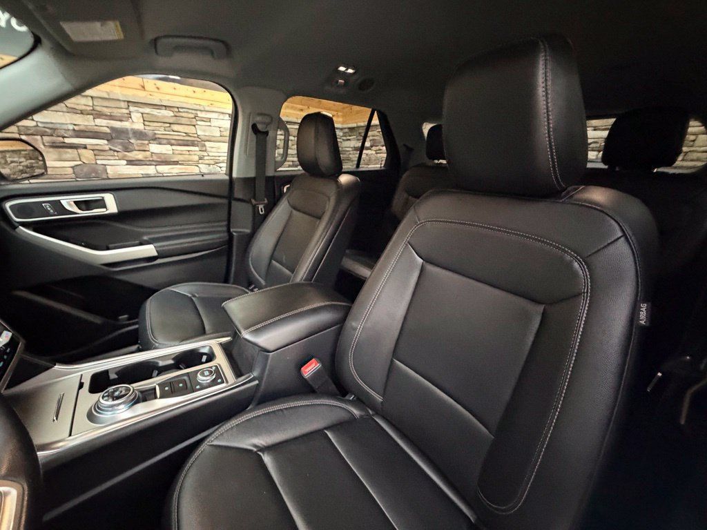 Used 2020 Ford Explorer XLT w/ Equipment Group 202A AWD/4WD image 25