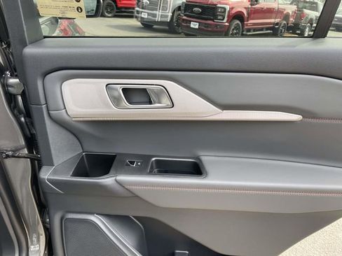New 2026 Ford Explorer Active RWD image 27
