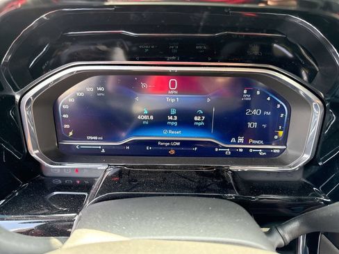 Used 2025 Chevrolet Silverado 2500 LT w/ Convenience Package AWD/4WD image 15