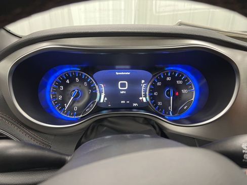 Used 2026 Chrysler Pacifica Pinnacle w/ Trailer Tow Group image 20