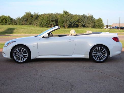 Used 2014 INFINITI Q60 Convertible w/ Premium Package RWD image 7