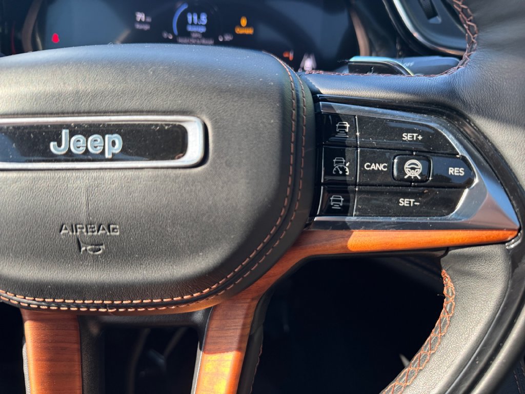 Used 2023 Jeep Grand Cherokee L Summit AWD/4WD image 30