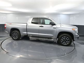 Used 2015 Toyota Tundra SR5 video 3