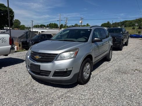 Used 2016 Chevrolet Traverse LS FWD image 3