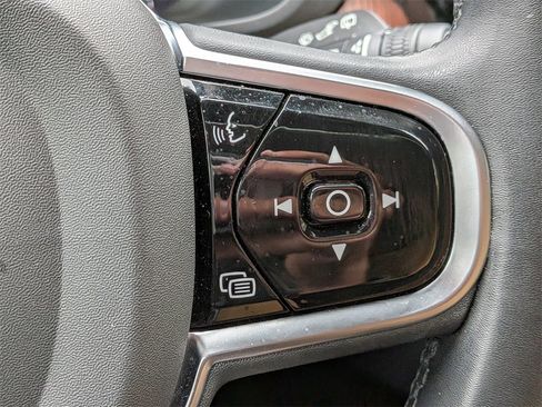 Certified 2023 Volvo XC60 B5 Ultimate image 29