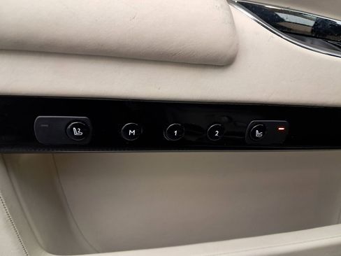 Used 2011 Rolls-Royce Ghost image 16