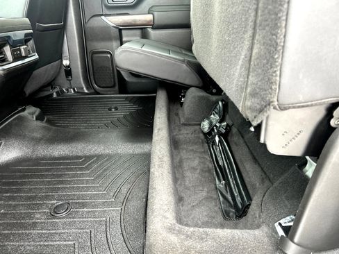 Used 2022 GMC Sierra 2500 SLT image 17