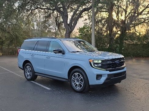 Used 2025 Ford Expedition Active image 1