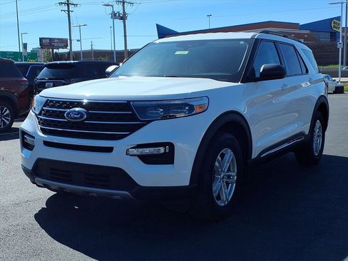 Used 2023 Ford Explorer XLT w/ Equipment Group 202A image 2