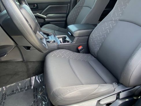Certified 2026 Toyota Tacoma SR5 AWD/4WD image 23