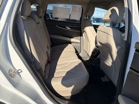 Certified 2023 Lincoln Nautilus Standard w/ Premium Package image 17