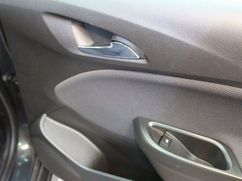 Used 2018 Chevrolet Cruze LT image 11