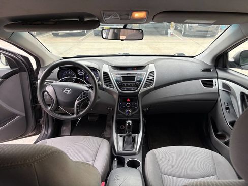 Used 2014 Hyundai Elantra SE image 14