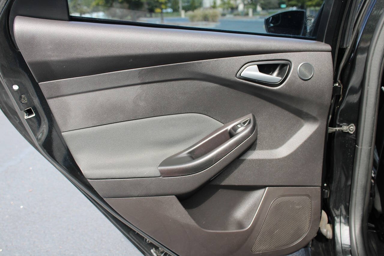 Used 2014 Ford Focus ST w/ Equipment Group 202A FWD image 18