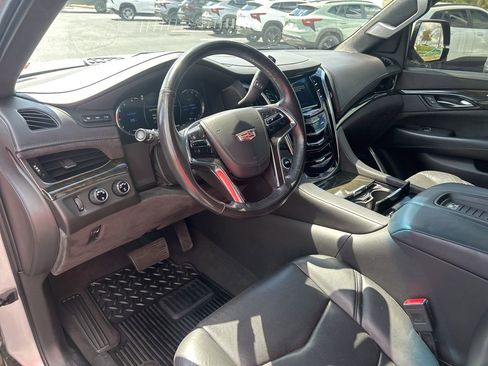Used 2019 Cadillac Escalade ESV Platinum image 24