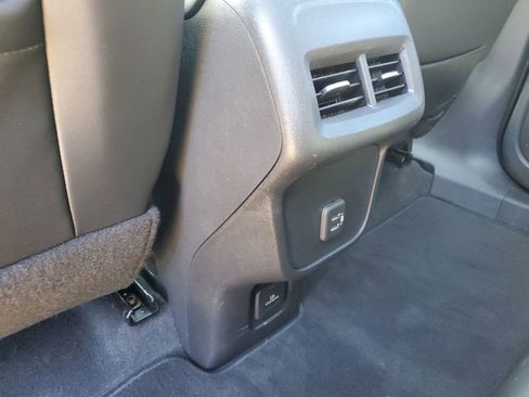 Certified 2022 GMC Terrain SLT image 30