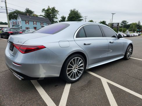 Used 2022 Mercedes-Benz S 500 4MATIC w/ AMG Line Package image 10