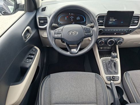 Certified 2023 Hyundai Venue Limited FWD image 12