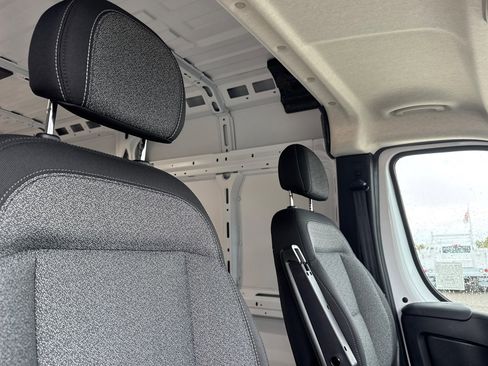 New 2026 RAM ProMaster 2500 w/ Quick Order Package 22G SLT image 15