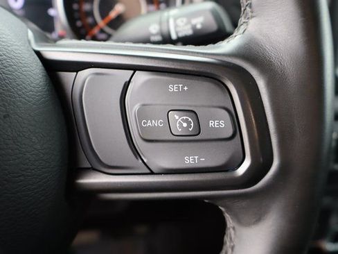 Used 2022 Jeep Gladiator Sport AWD/4WD image 16