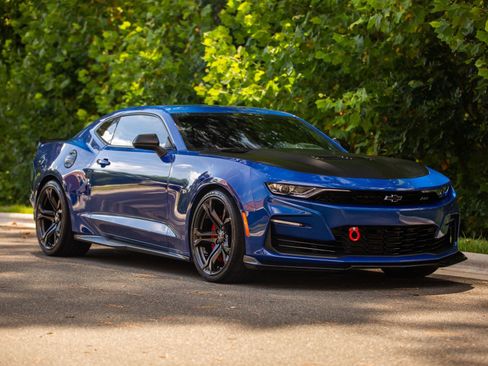 Used 2023 Chevrolet Camaro SS RWD image 3