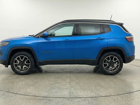 Used 2025 Jeep Compass Trailhawk AWD/4WD image 5