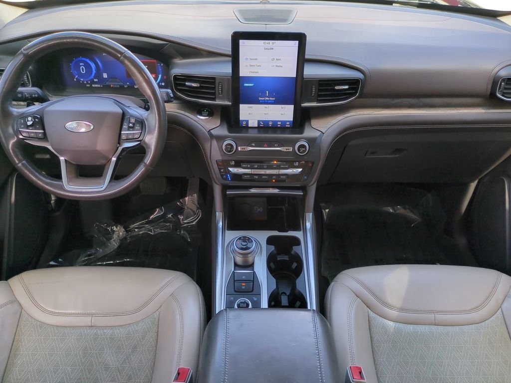 Used 2020 Ford Explorer Platinum w/ Premium Technology Package AWD/4WD image 16