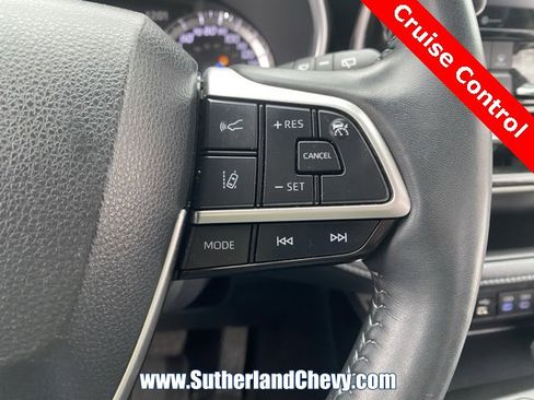 Used 2022 Toyota Highlander XLE image 22