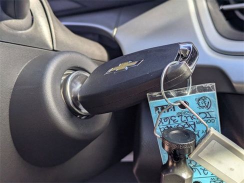 New 2026 Chevrolet Trax RS w/ Sunroof Package image 20