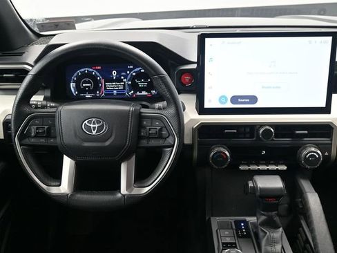 Used 2024 Toyota Tacoma TRD Off-Road image 9