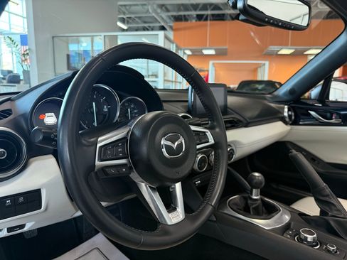 Used 2021 MAZDA MX-5 Miata RF Grand Touring image 33