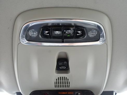 Used 2017 Volvo XC90 T6 Momentum w/ Convenience Package AWD/4WD image 32